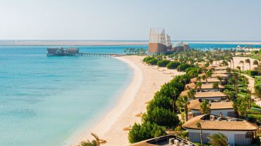 رحلات يومية من الغردقة – استكشاف الشواطئ والشعاب المرجانية