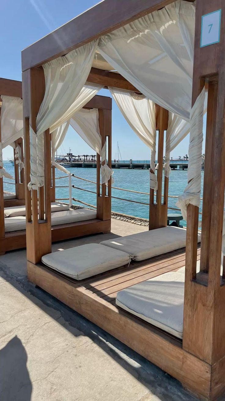 خطتك لشهر العسل: لحظات رومانسية على البحر الأحمر