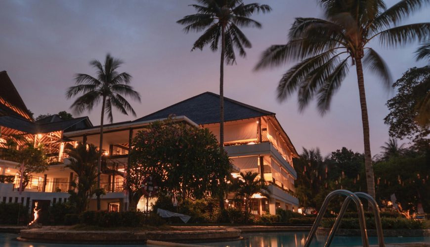 All-Inclusive Resorts offering luxury accommodation, dining, entertainment, and beachfront activities