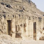 مقابر بني حسن بالمنيا من الداخل مع النقوش الفرعونية للدولة الوسطى