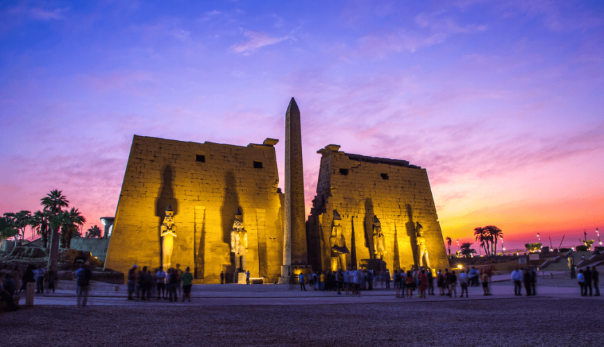 Egypt’s unique travel experiences featuring deserts, Red Sea coastlines, and cultural adventures