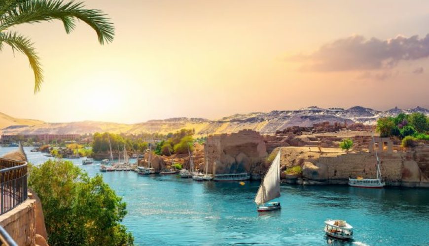 Winter Getaways in Egypt featuring Aswan, Luxor, and Siwa under sunny skies