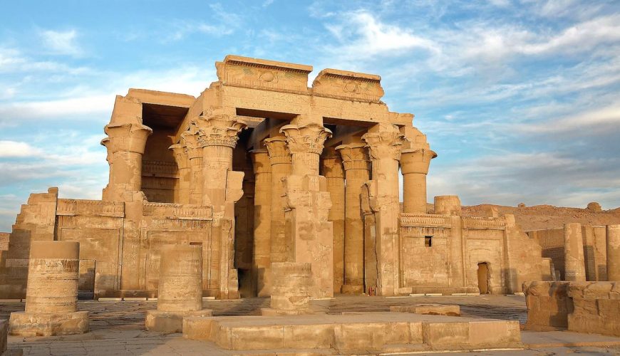 Historical Tours in Egypt showing the Pyramids of Giza, ancient temples, and cultural landmarks