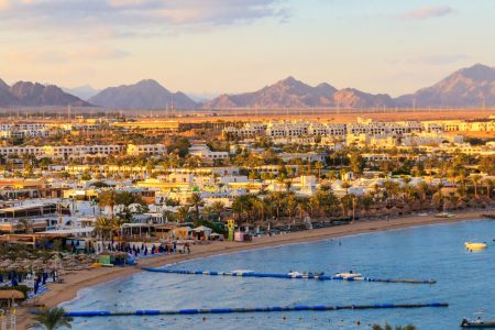 Exploring Naama Bay, Sharm El Sheikh: The Ultimate Guide to Beautiful Beaches and Luxurious Hotel Apartments