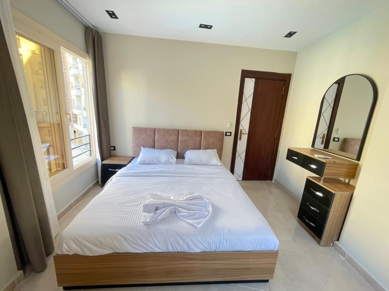 Tiba Golden Two-Bedroom Apartment with Living Room & Pool View