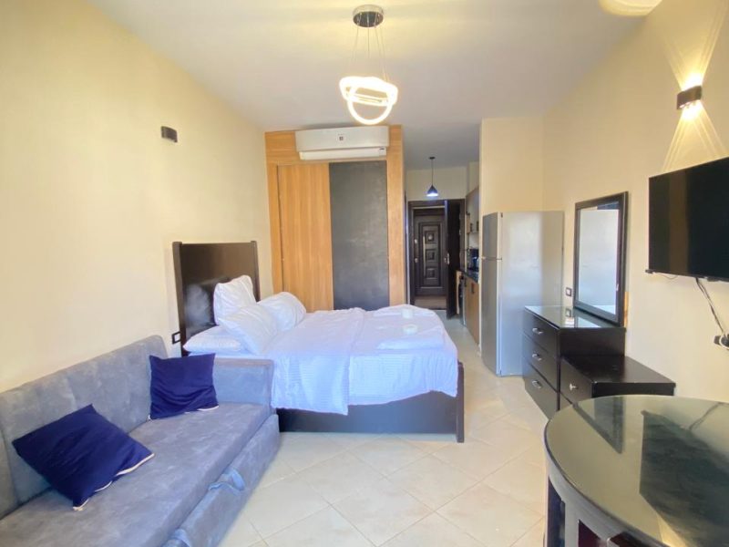 Florenza King Studio with Sofa Bed & Pool View