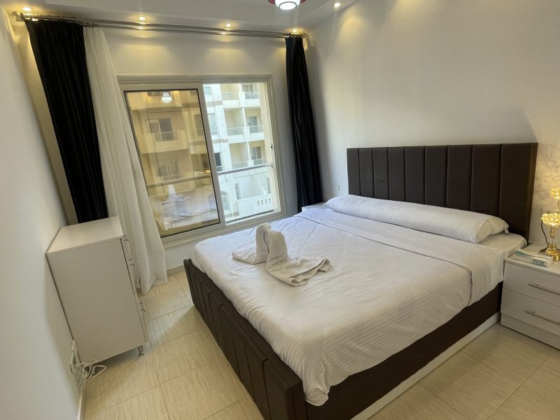 Florenza King One-Bedroom with Sofa Bed & Pool View