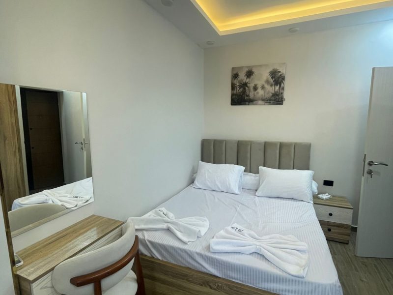 Vero King One-Bedroom with Balcony & Mosque and Sea View – 4th Floor