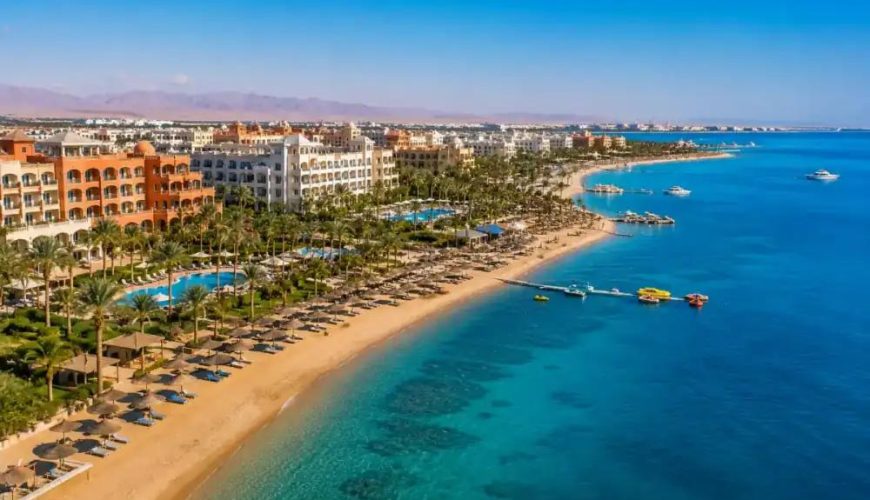 Hurghada travel tips for first-time visitors enjoying the Red Sea coast