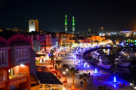 Evening Delights at Hurghada Marina: Dining and Strolling