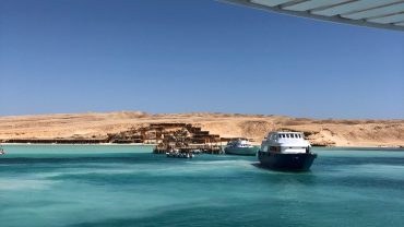 Îles Giftun à Hurghada avec plage de sable blanc et eaux turquoise