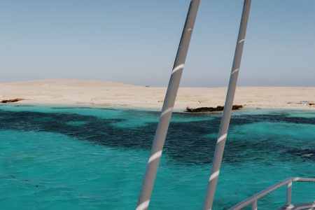 جزر الجفتون بالغردقة: برنامج متكامل ليوم استثنائي بين الشواطئ والشعاب المرجانية